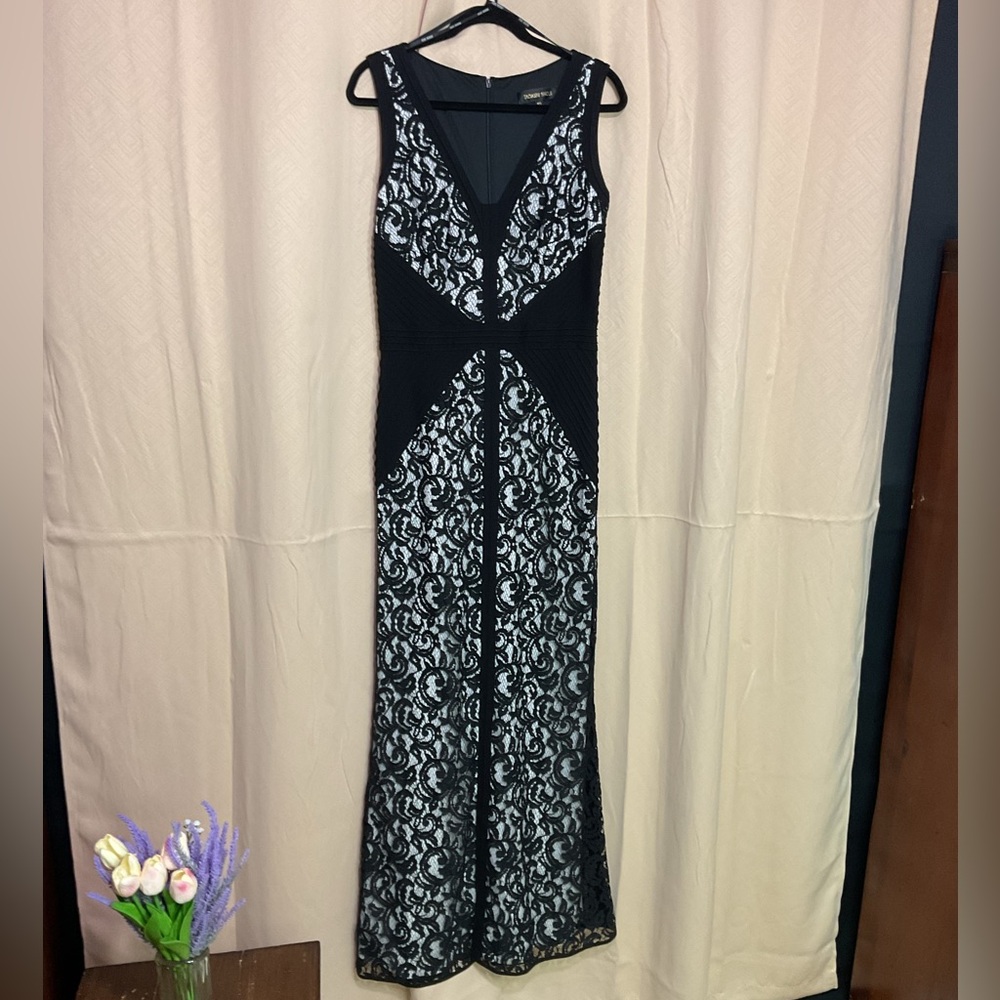 Tadashi Shoji Sleeveless Gown - Picture 3 of 15
